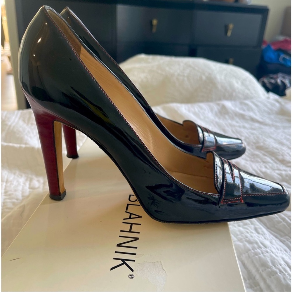 Manolo Blahnik, Buta Patent Navy, Size 9 1/2 (39 1/2), red heel and red stitch